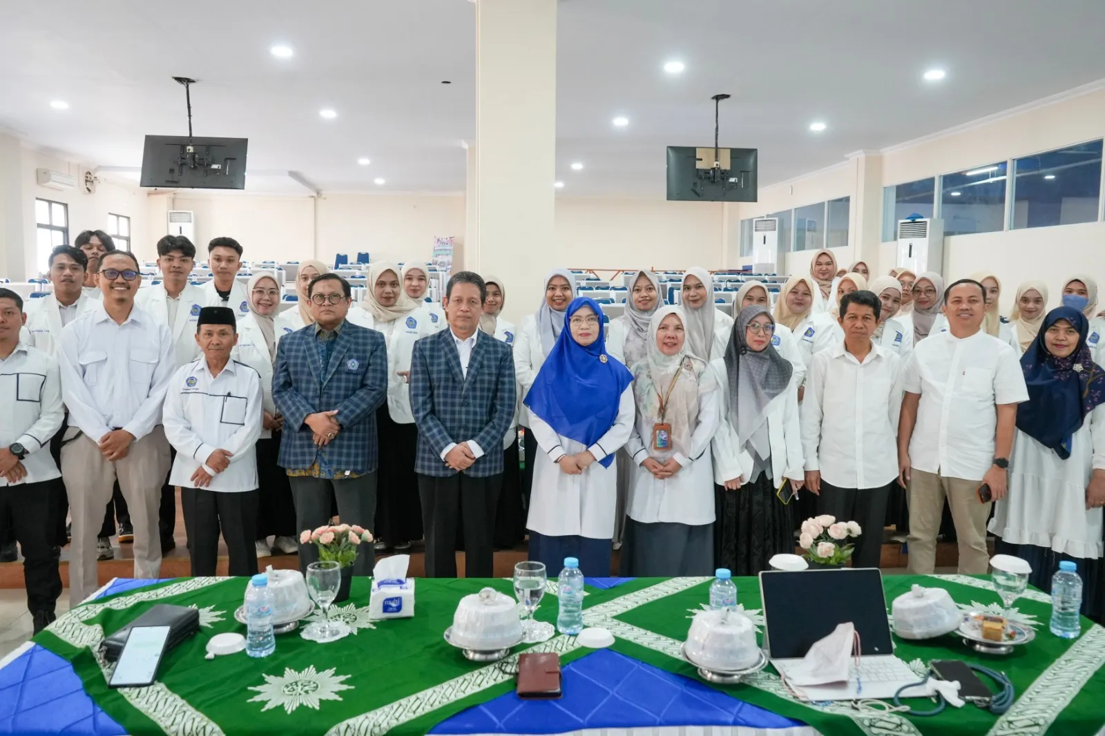 Rektor Buka Orientasi Mahasiswa Baru Profesi Apoteker Unismuh Makassar, Angkatan Pertama Jadi Tonggak Sejarah