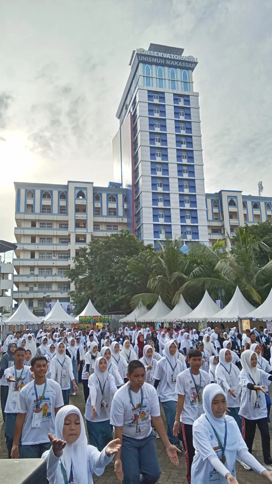 Ribuan Pelajar Muhammadiyah Senam Kolosal di Unismuh, Awali OlympicAD VIII Makassar