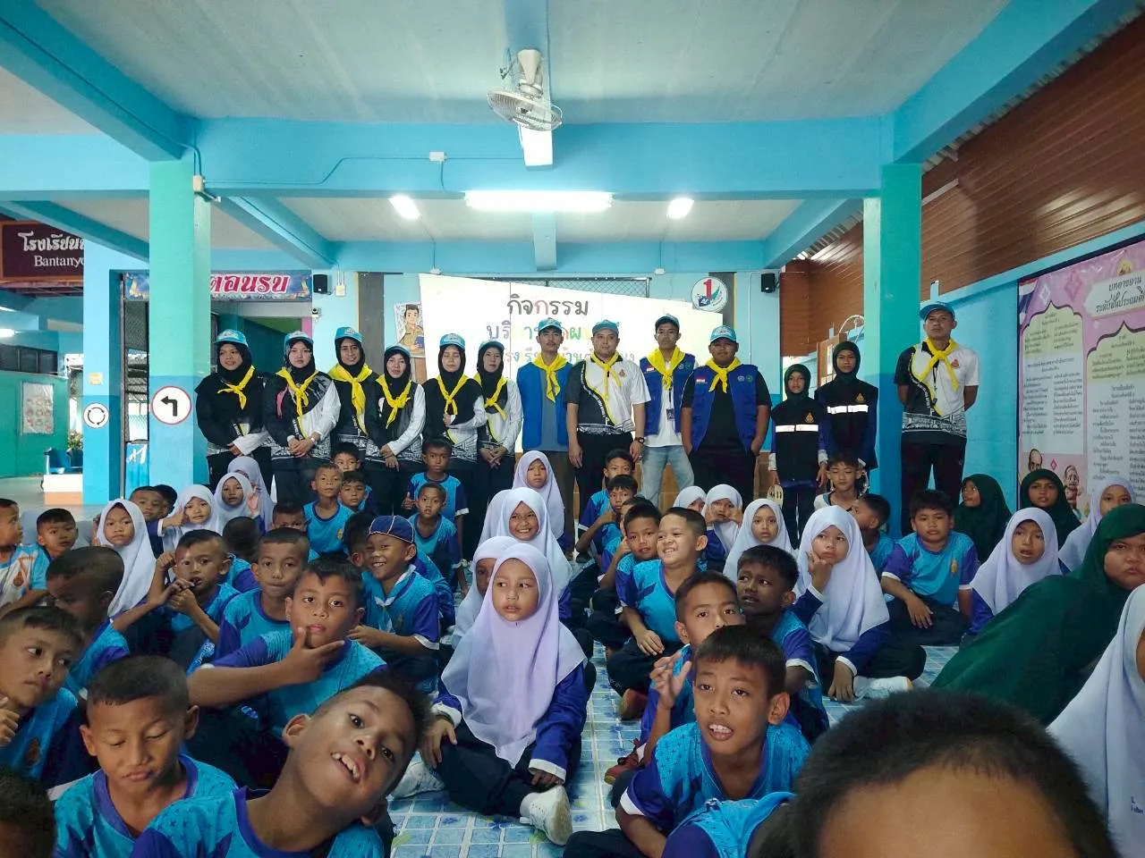 Mahasiswa Agribisnis Unismuh Makassar Ajak Siswa Thailand Selatan Wujudkan Sekolah Bersih dan Sehat