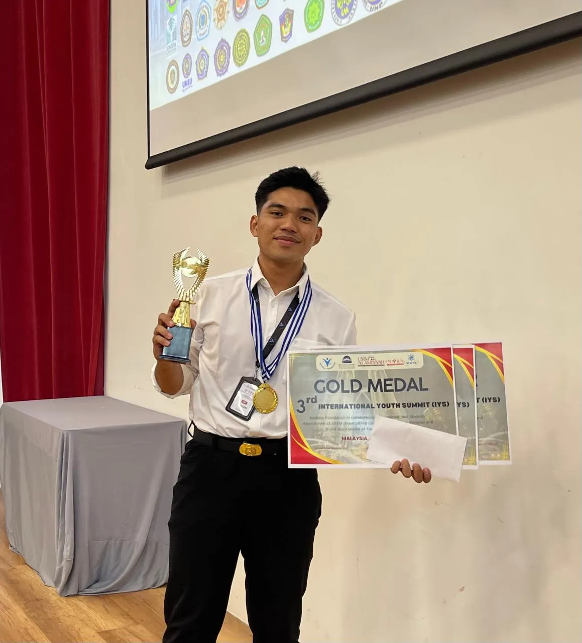 Mahasiswa Kedokteran Unismuh Makassar Raih Juara 3 di Ajang Internasional USIM