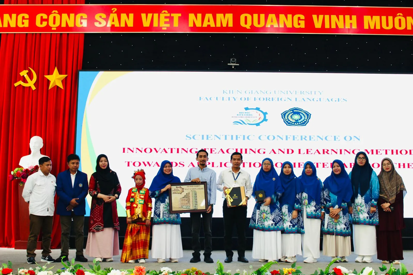 Belasan Dosen Unismuh Ikuti Dua Forum Internasional di Vietnam